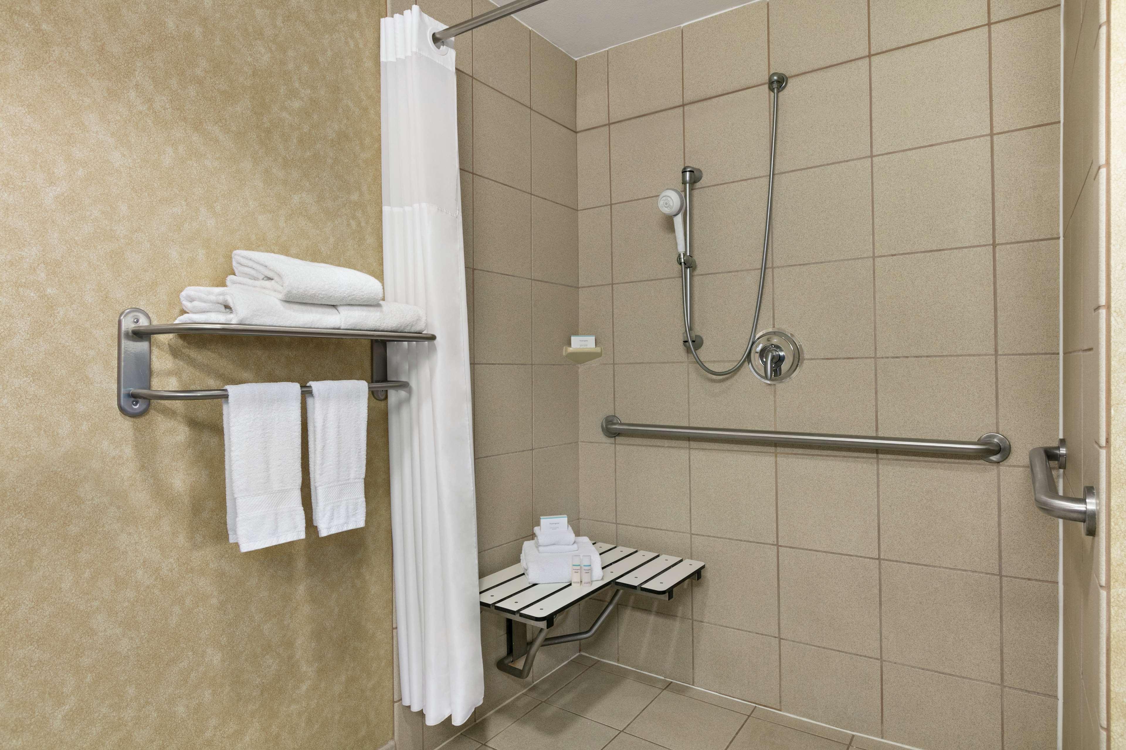 Hampton Inn & Suites לאוטון מראה חיצוני תמונה