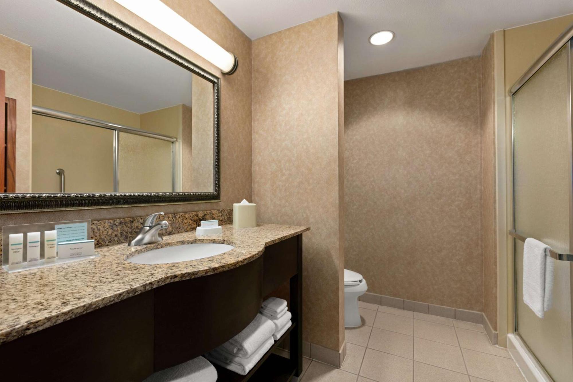 Hampton Inn & Suites לאוטון מראה חיצוני תמונה