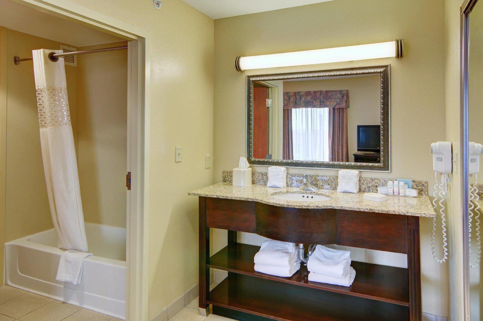 Hampton Inn & Suites לאוטון מראה חיצוני תמונה